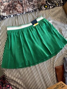 Old Navy Emerald Green Pleated Skater/Tennis Skort with Contrast Waistband